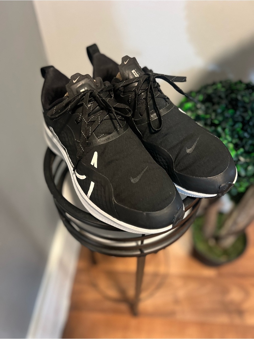 Womens Nike Air Zoom Pegasus 37 Shield Sneakers Size 8 - Picture 3 of 7